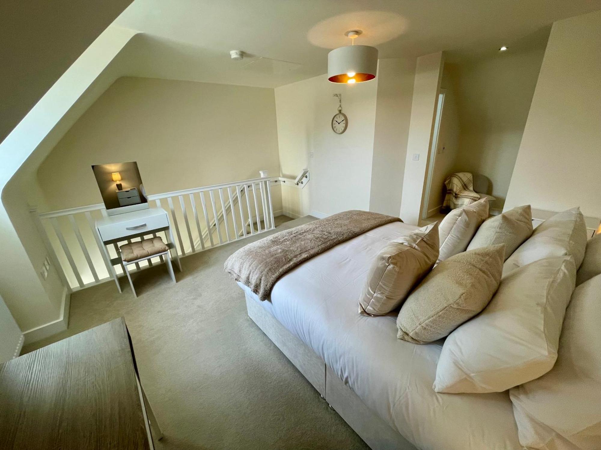 3-Bedroom Luxury Stay With Free Parking Market Harborough Exterior foto