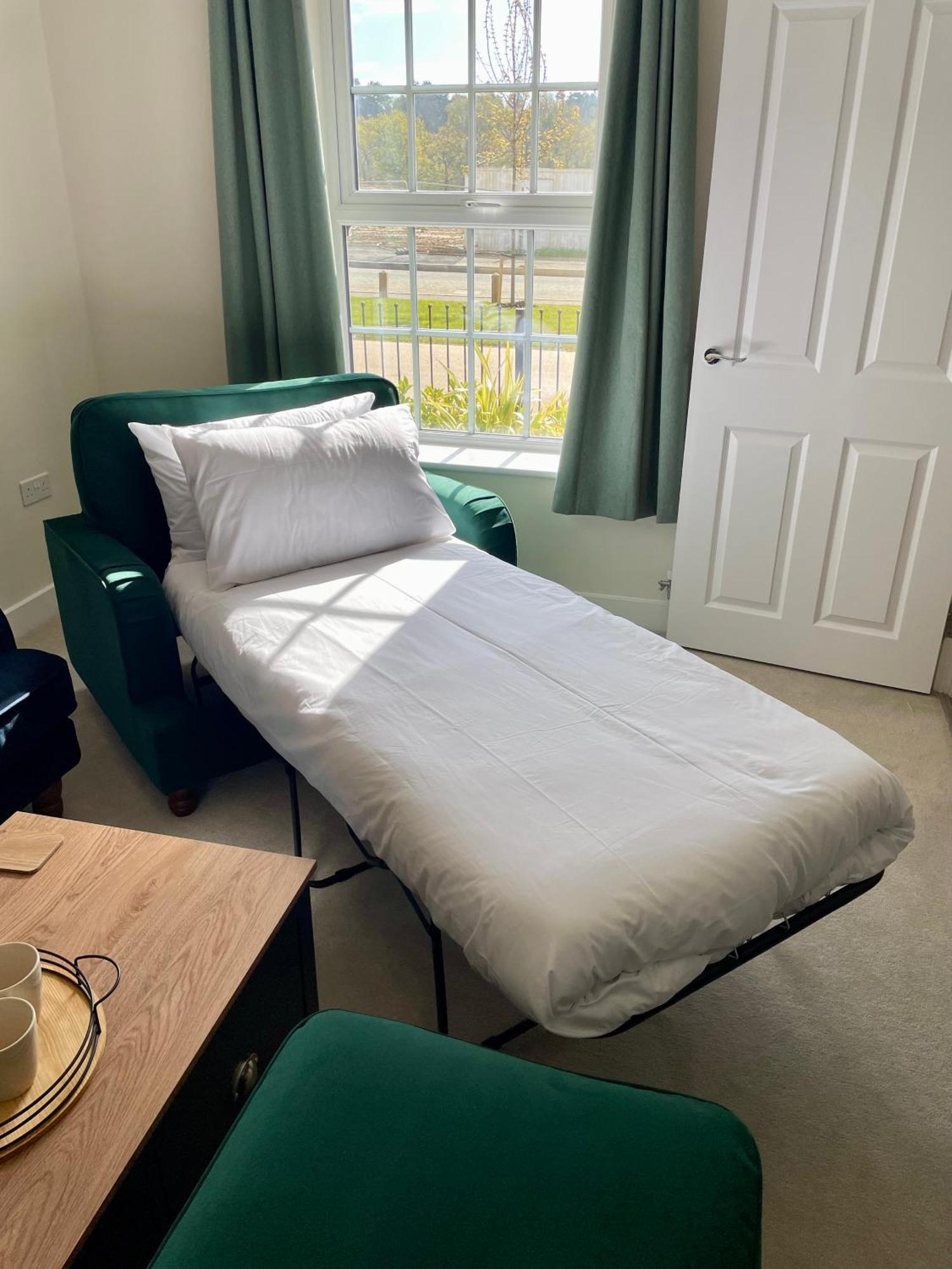 3-Bedroom Luxury Stay With Free Parking Market Harborough Exterior foto