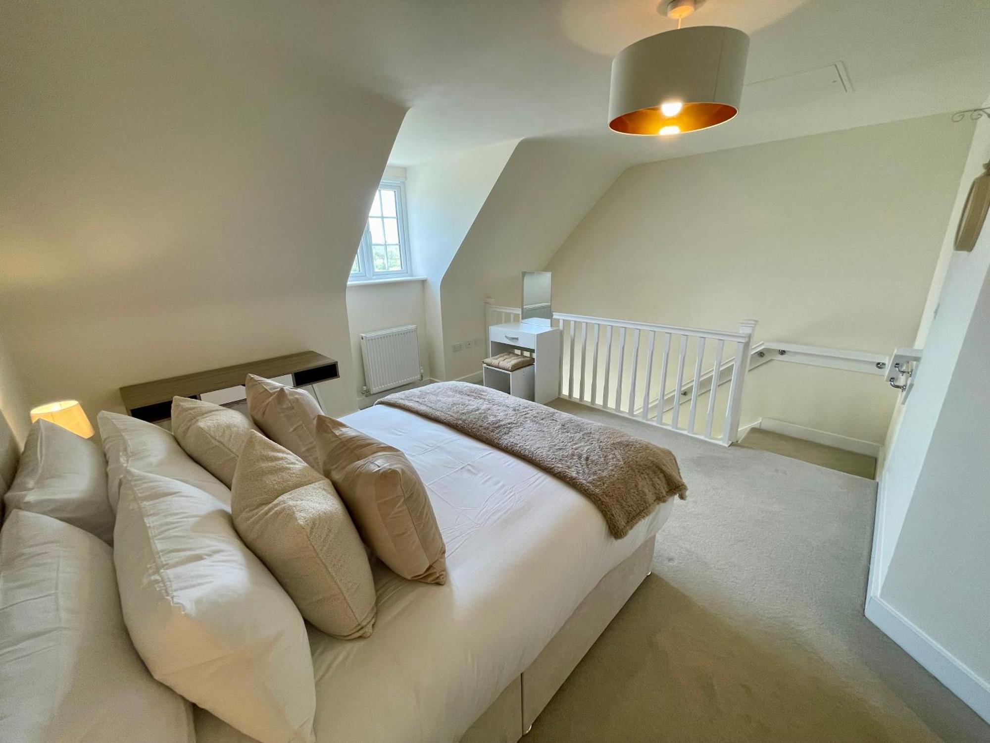 3-Bedroom Luxury Stay With Free Parking Market Harborough Exterior foto