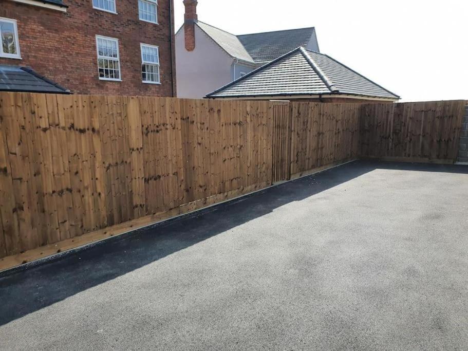 3-Bedroom Luxury Stay With Free Parking Market Harborough Exterior foto